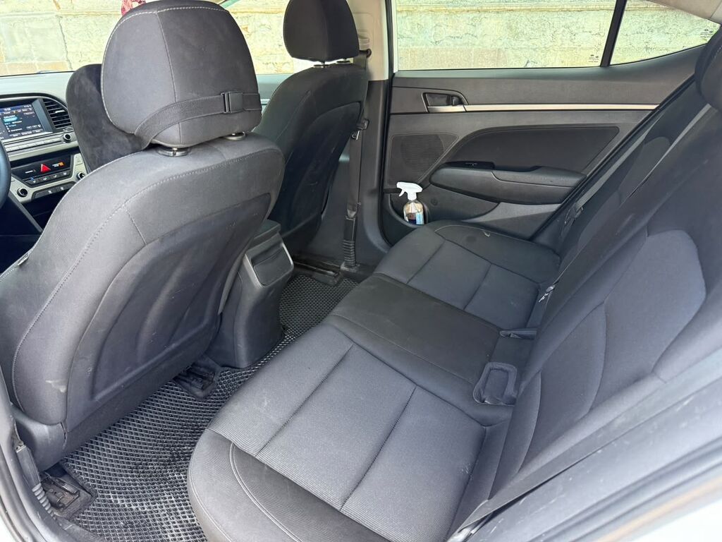 Hyundai Elantra 2017 г., 2.0 л, автомат: фото 8