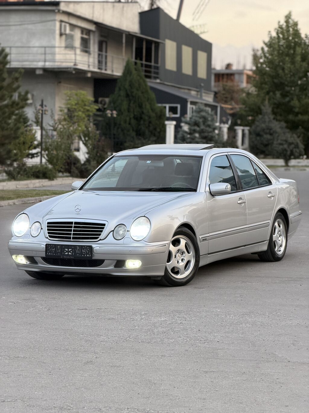 Mercedes-Benz E-Class: 2002 г., 3.2 л, Автомат, Бензин, Седан: фото 1