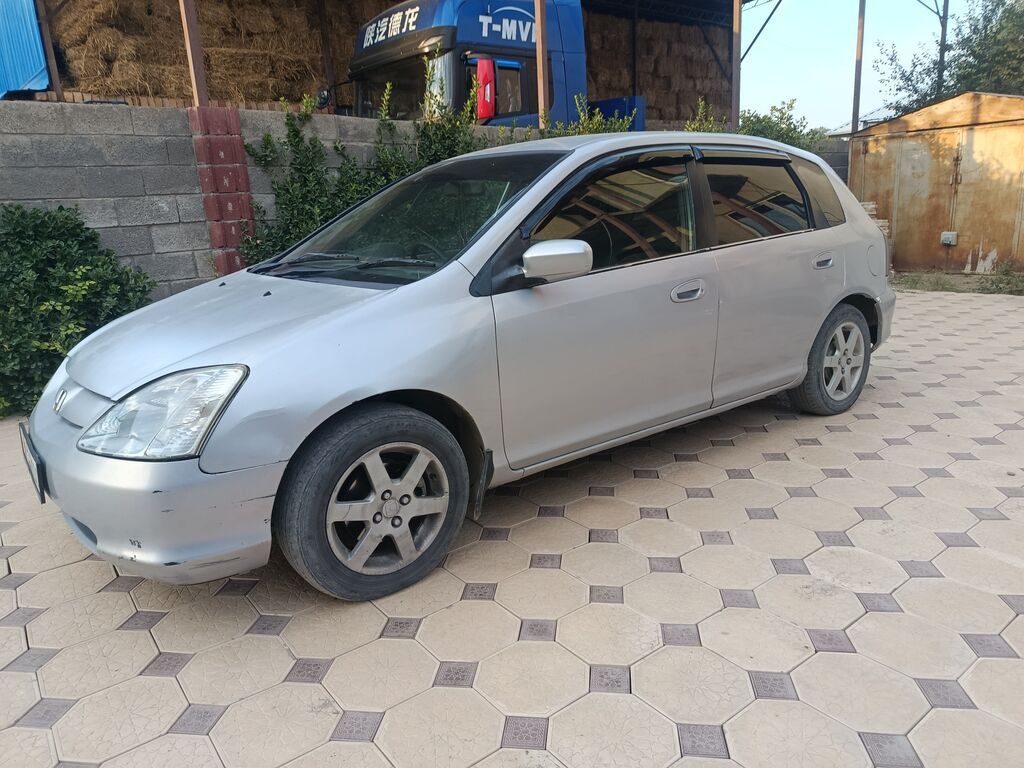 Honda Civic: 2001 г., 1.7 л, Вариатор, Хэтчбэк: фото 4