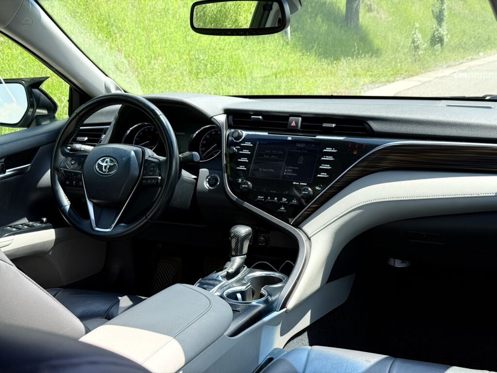 Toyota Camry: 2019 г., 2.5 л, Автомат, Бензин, Седан — фото 4