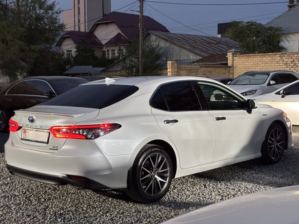 Toyota Camry: 2021 г., 2.5 л, Автомат, Гибрид, Седан: фото 7