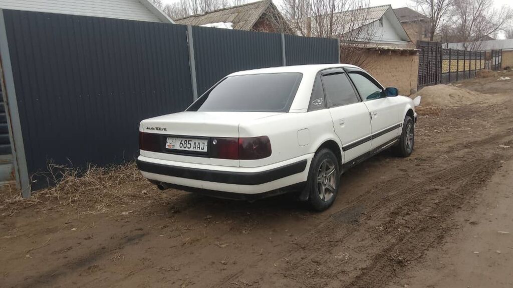 Audi 100