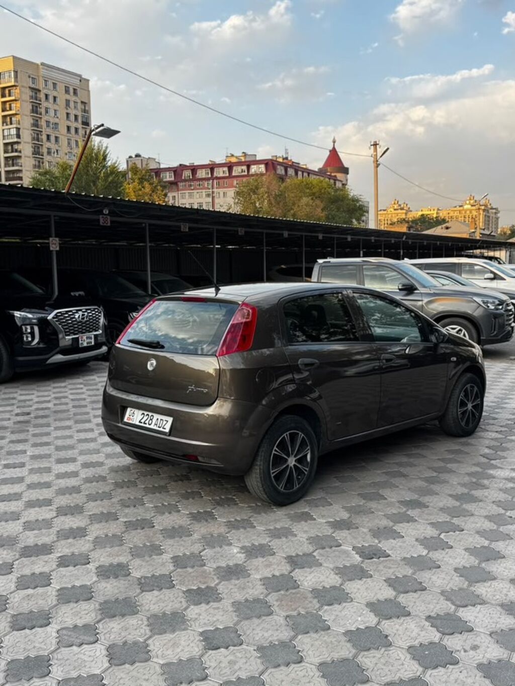 Fiat Grande Punto: 2008 г., 1.2 л, Механика, Бензин, Хэтчбэк: фото 3