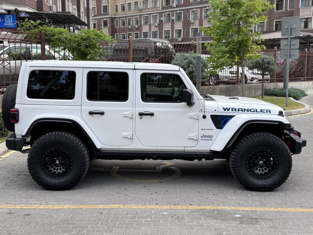 Jeep Wrangler: 2021 г., 2 л, Автомат, Гибрид, Внедорожник: фото 6