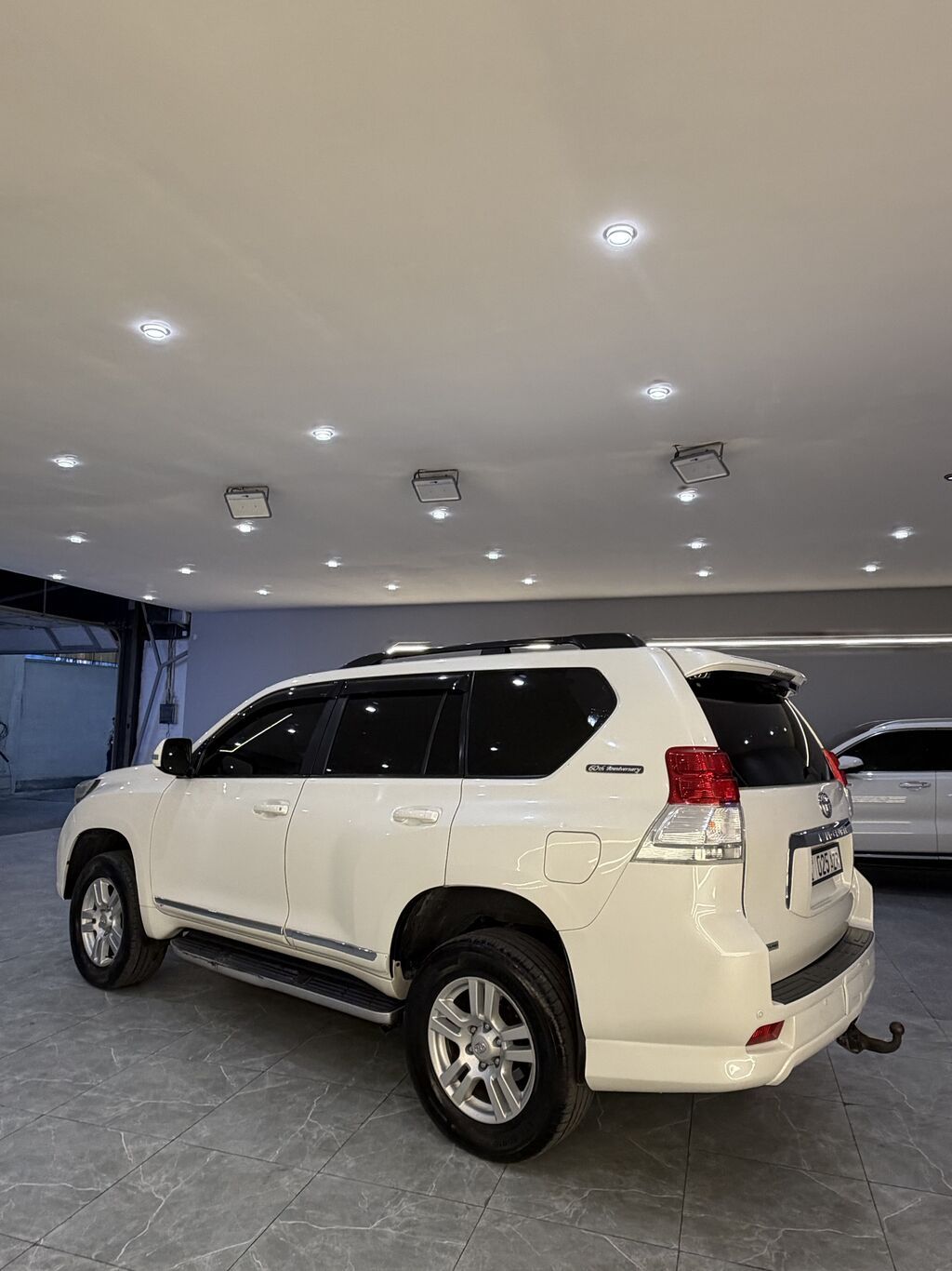 Toyota Land Cruiser Prado: 2011 г., 3 л, Автомат, Дизель, Внедорожник: фото 4