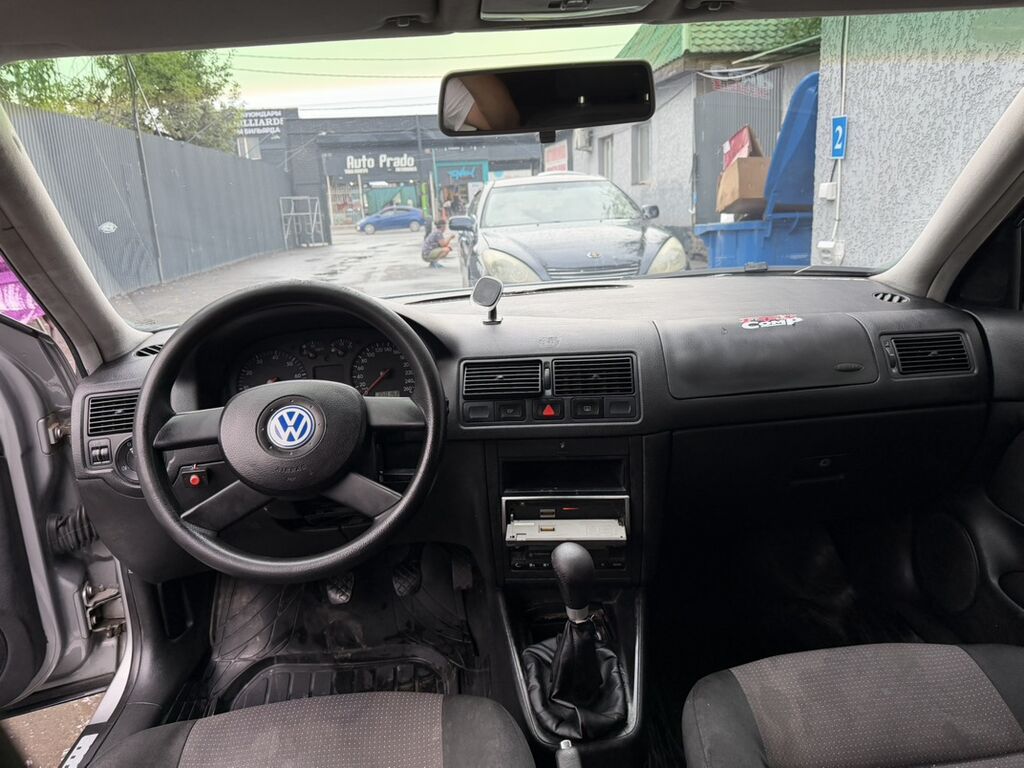 Volkswagen Golf: 2003 г., 1.6 л, Механика, Бензин, Хэтчбэк: фото 7