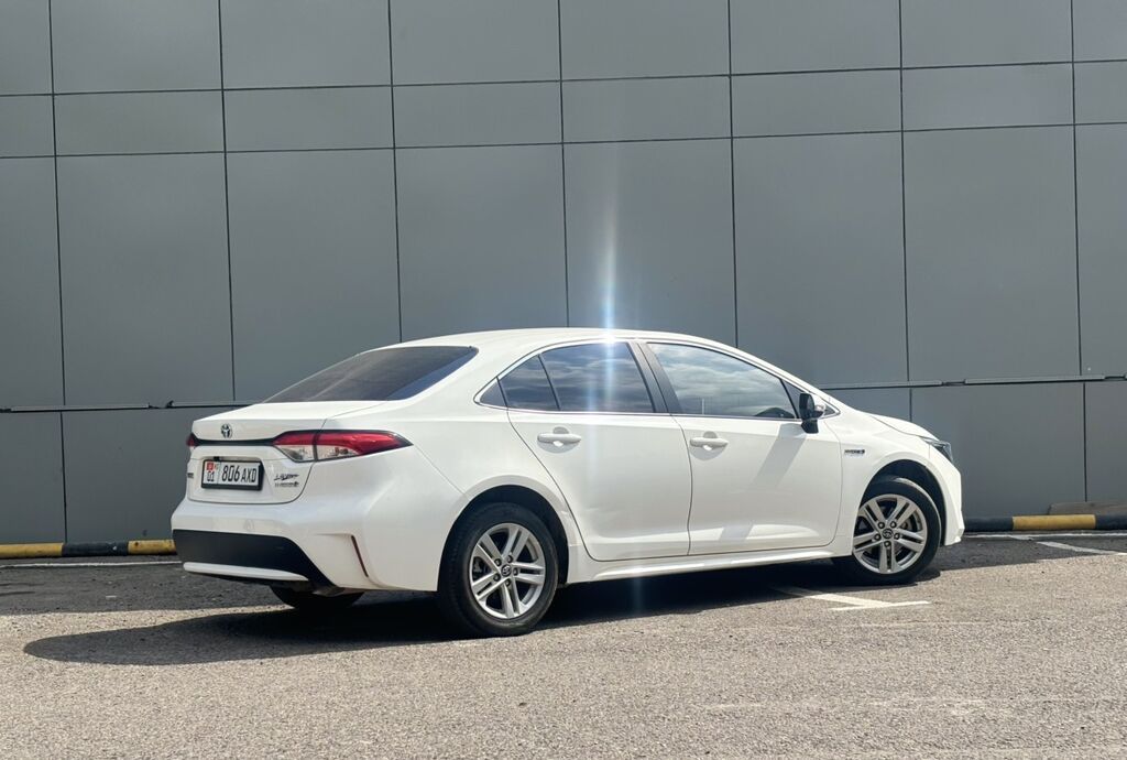 Toyota Levin: 2021 г., 1.8 л, Гибрид, Седан: фото 2