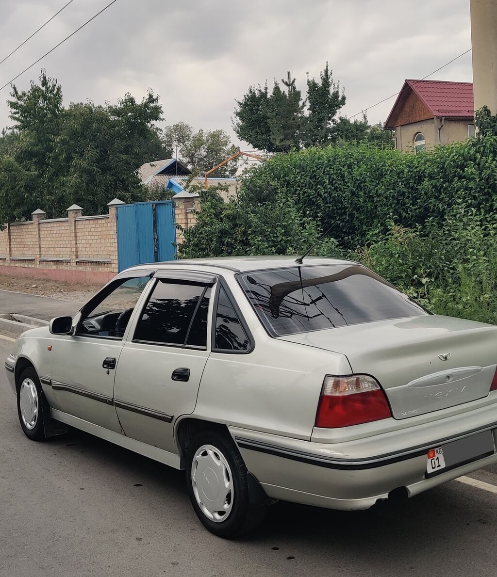 Daewoo Nexia: 2007 г., 1.5 л, Механика, Бензин, Седан: фото 2