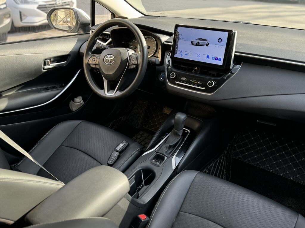Toyota Corolla: 2021 г., 1.8 л, Вариатор, Гибрид, Седан: фото 4