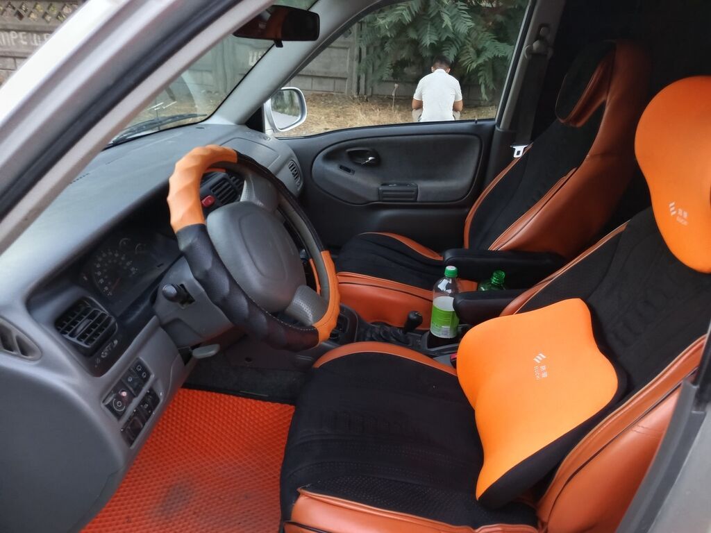 Suzuki XL7: 2002 г., 2.7 л, Автомат, Бензин, Внедорожник: фото 8