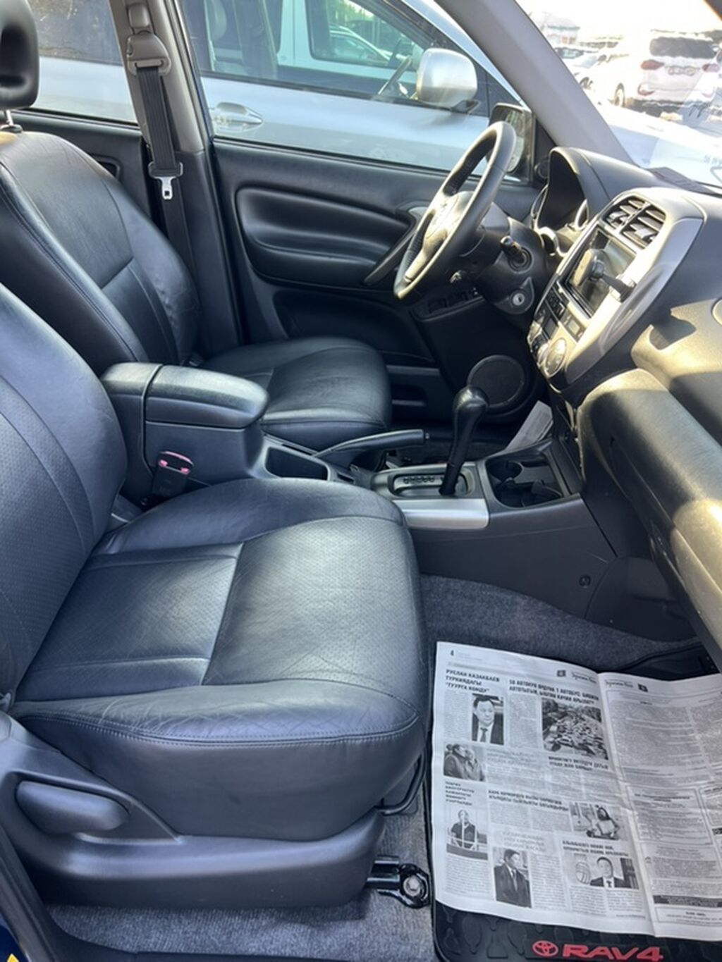 Toyota RAV4: 2004 г., 2 л, Автомат, Бензин, Кроссовер: фото 5