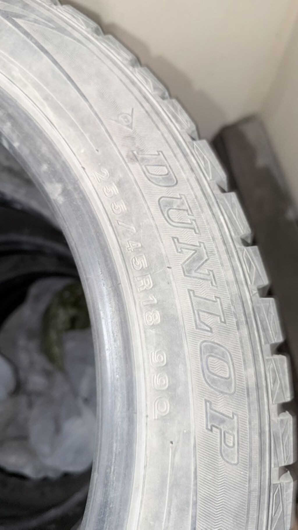 255/45 R18 Dunlop: фото 2