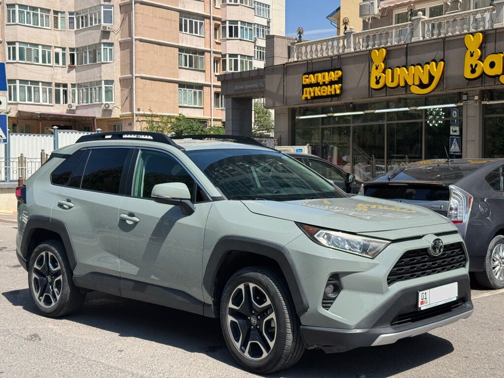 Toyota RAV4: 2020 г., Бензин, Кроссовер — фото 3