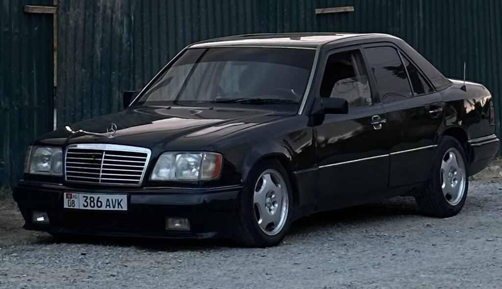 Mercedes-Benz W124: 1995 г., 3.2 л, Механика, Бензин, Седан: фото 3
