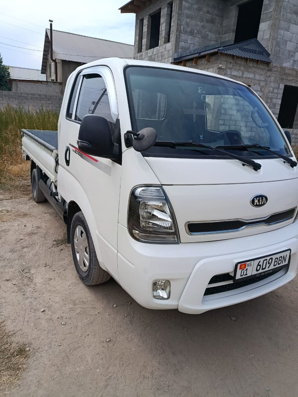 Kia Bongo III — компактный грузовой бортовой автомобиль. Такси портер: фото 2