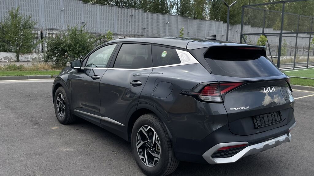 Kia Sportage: 2023 г., 1.6 л, Бензин, Кроссовер: фото 3