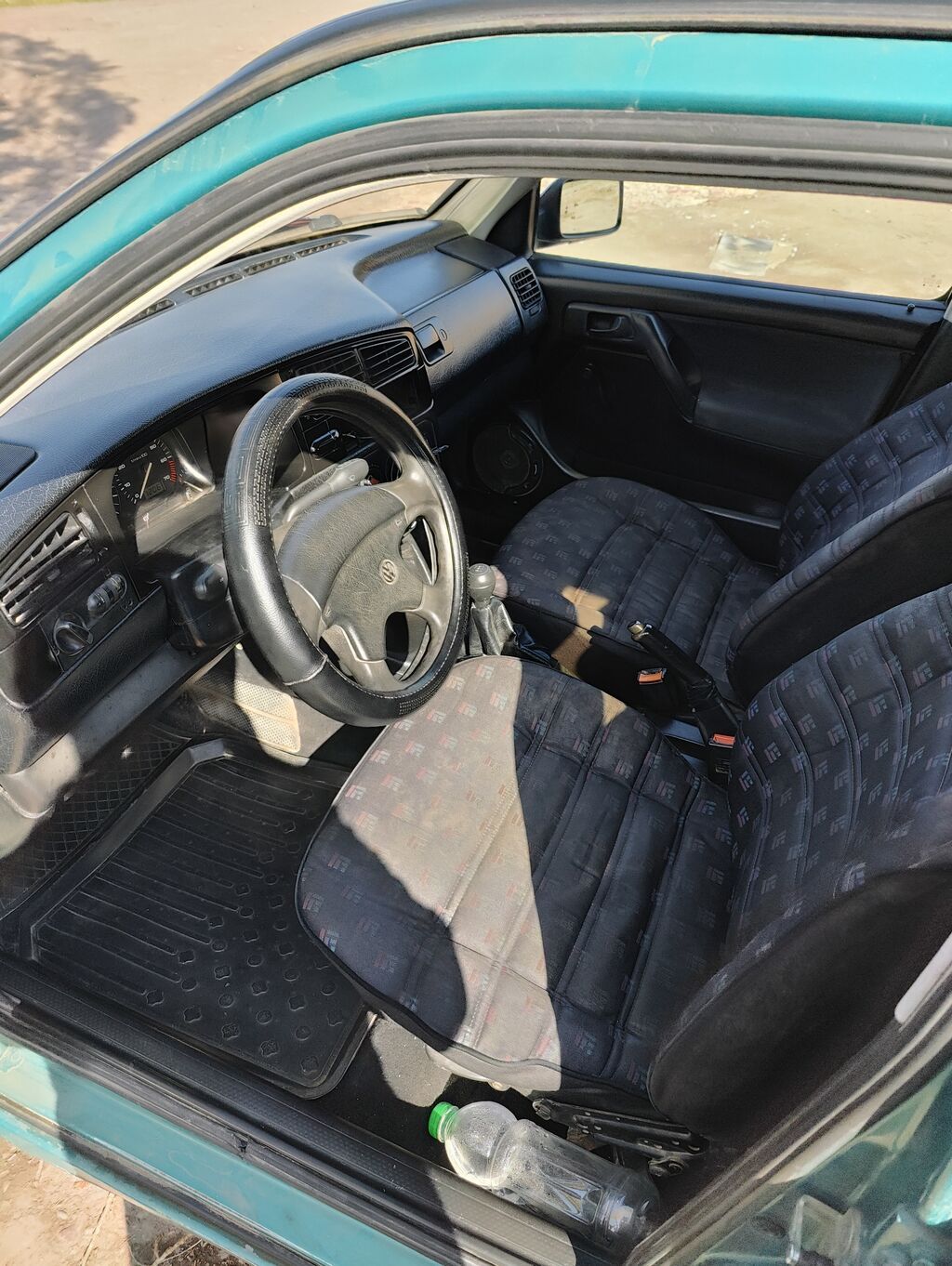 Volkswagen Golf: 1992 г., 1.8 л, Механика, Бензин, Хэтчбэк: фото 6