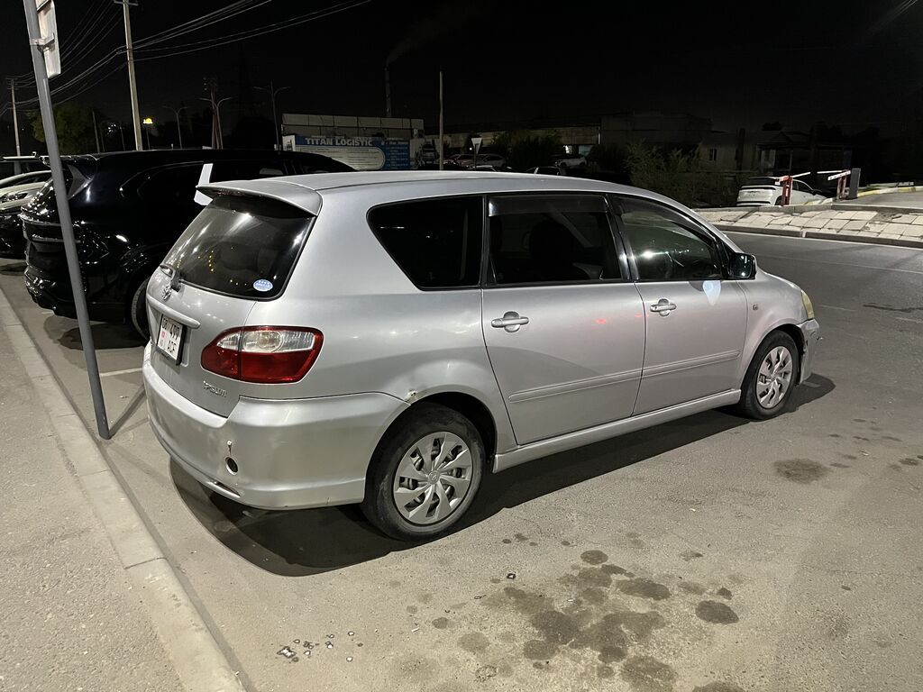 Toyota Ipsum: 2004 г., Автомат, Газ, Минивэн: фото 4