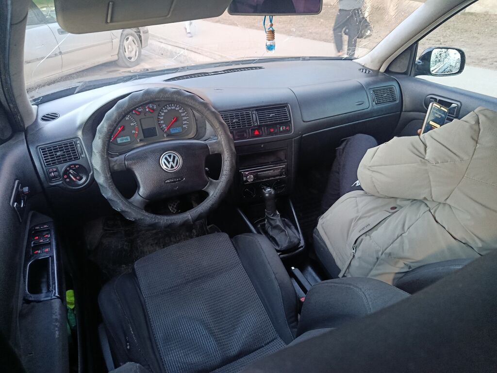 Volkswagen Golf: 2002 г., 1.6 л, Механика, Бензин, Хэтчбэк: фото 5