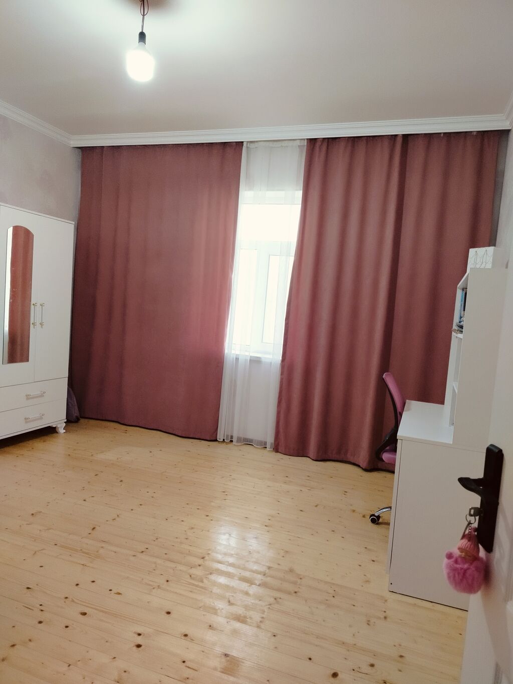3 otaqlı. həyət evi tcili satılır - Geniş, işıqlı mətbəx: üst-alt