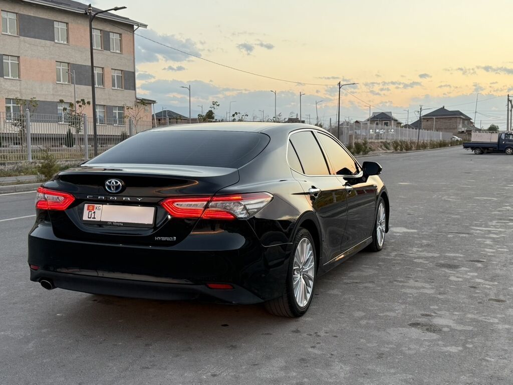 Toyota Camry: 2019 г., 2.5 л, Вариатор, Гибрид, Седан: фото 6