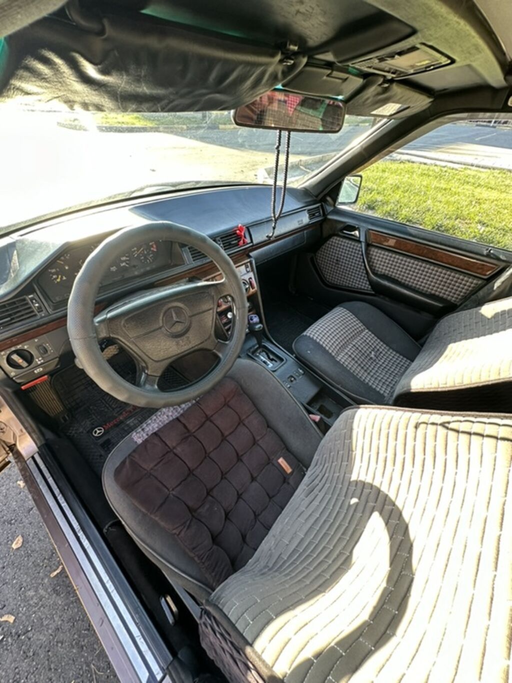 Mercedes-Benz W124: 1993 г., 2.2 л, Автомат, Бензин, Седан: фото 8
