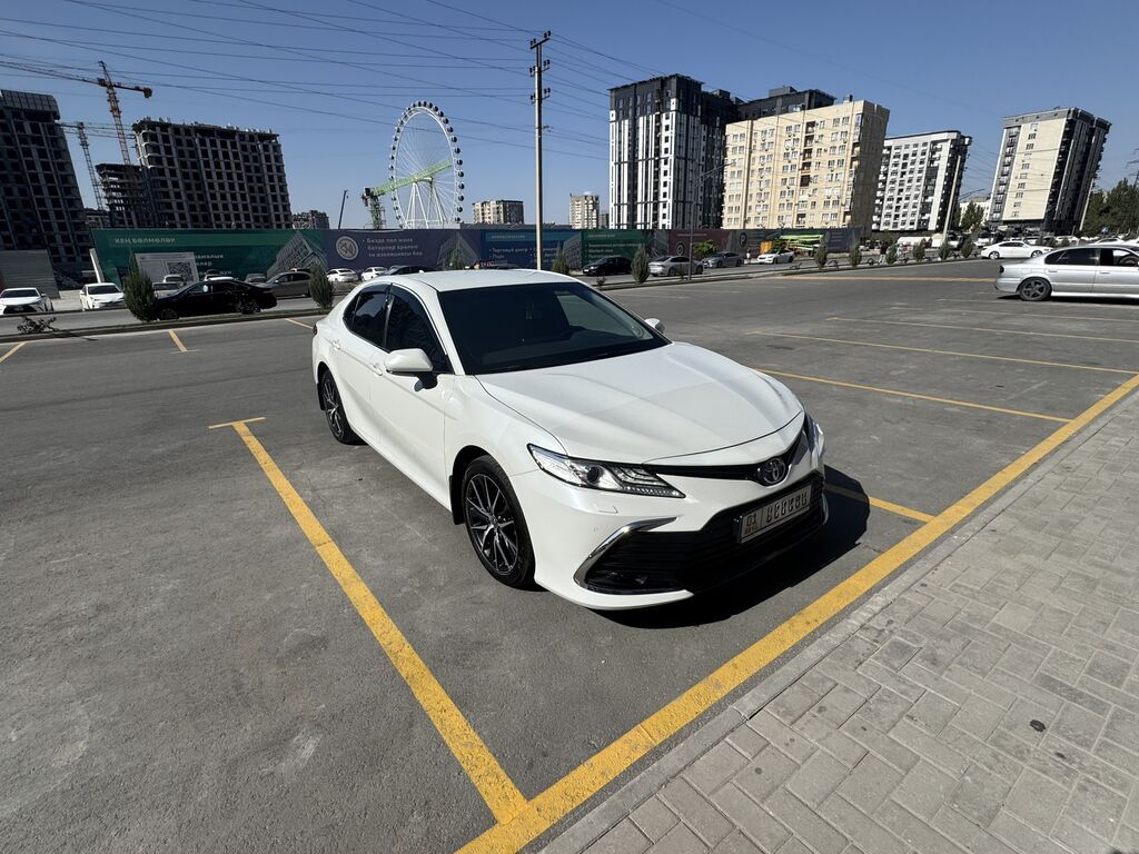 Toyota Camry: 2021 г., 2.5 л, Автомат, Бензин: фото 2