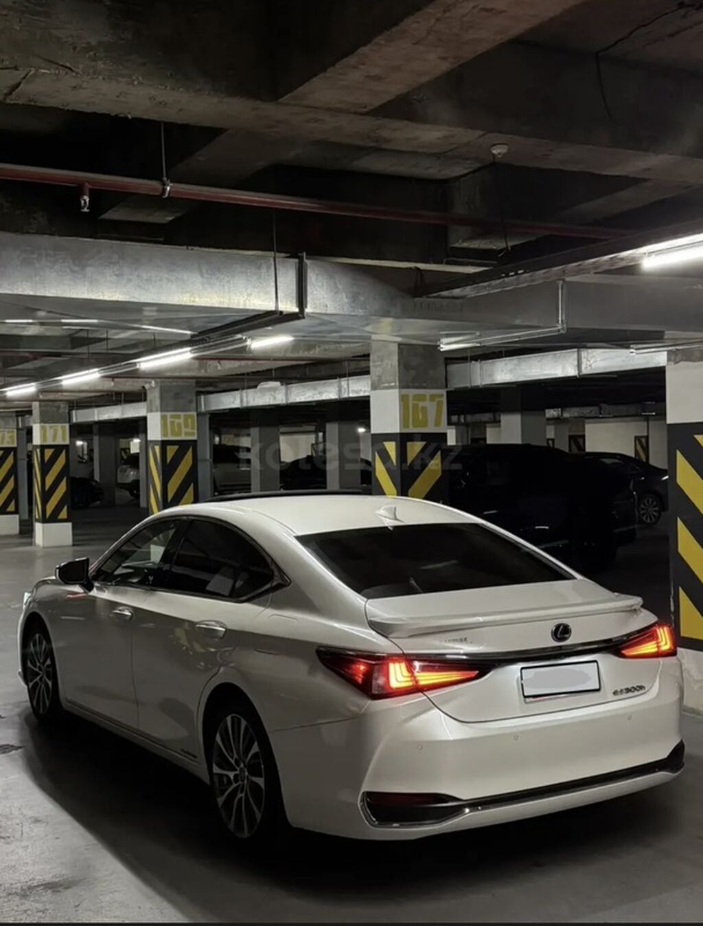 Lexus ES: 2019 г., Гибрид, Седан: фото 4