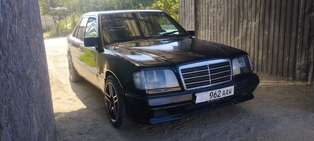 Mercedes-Benz W124: 1992 г., 2.2 л, Механика, Бензин, Седан: фото 2