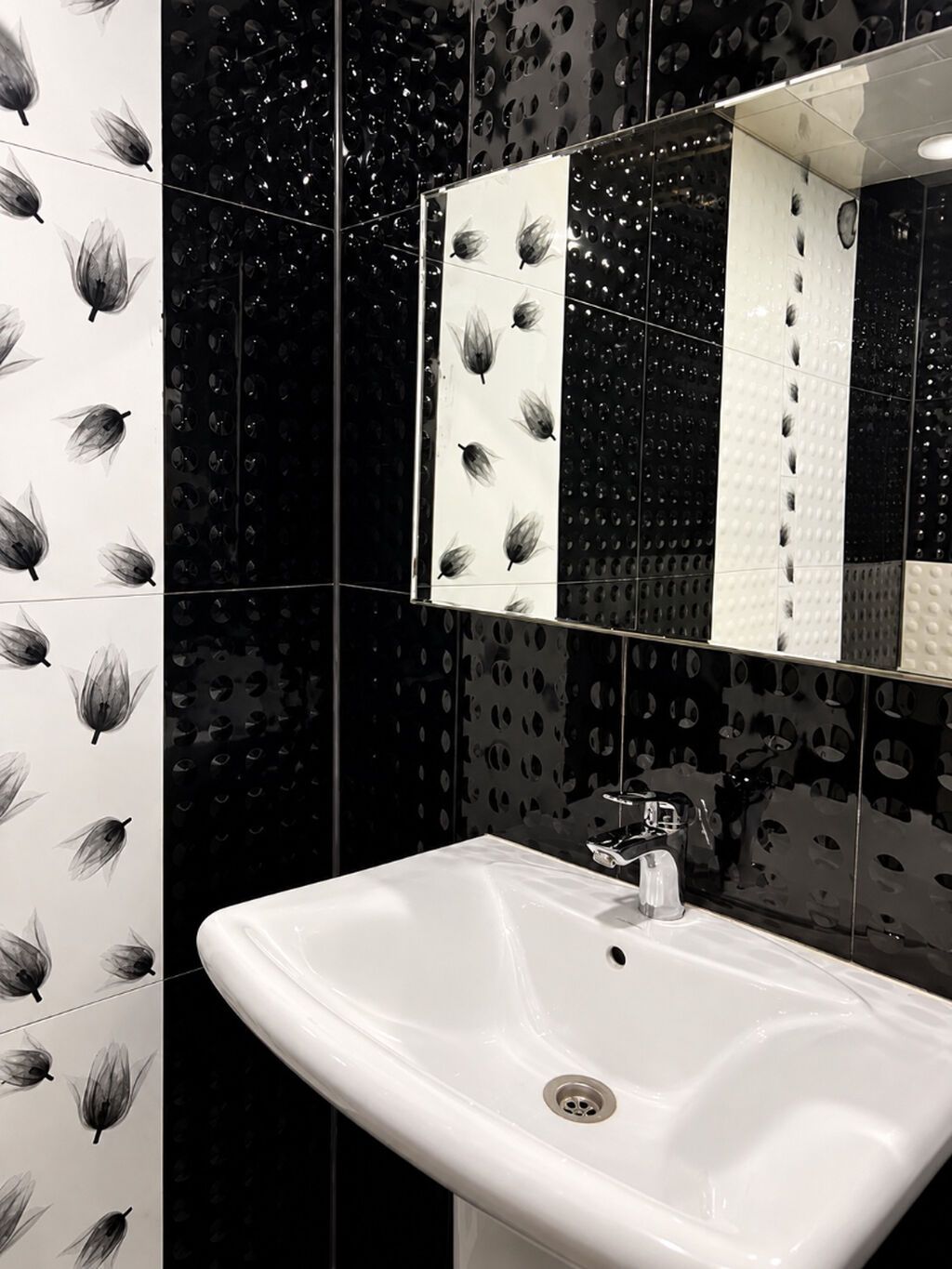 MƏRKƏZDƏ — Xəqani küçəsində icarəyə verilir: 101.6 m² kommersiya
