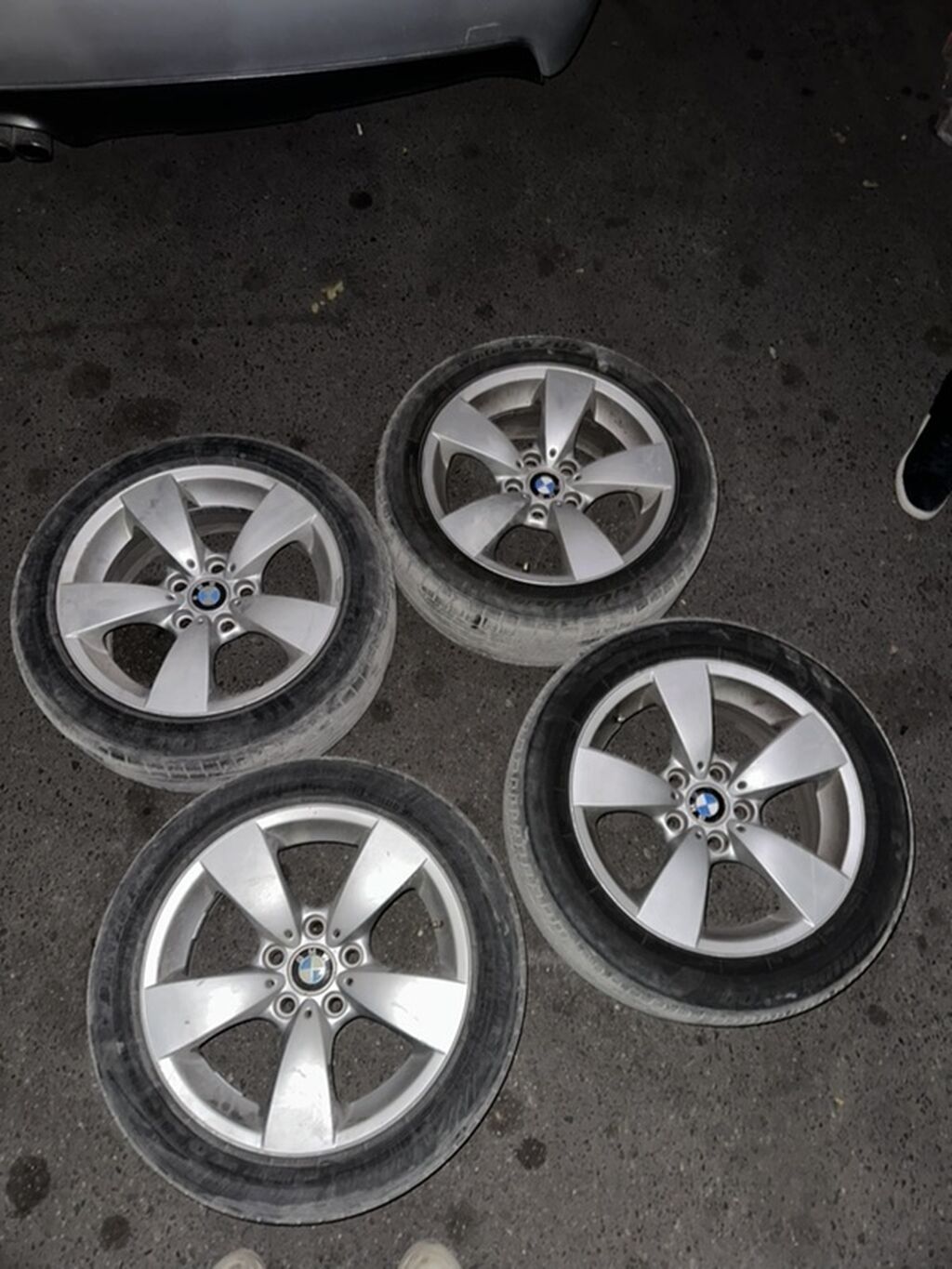 Комплект оригинальных BMW дисков с шинами (4 шт.) 215/50р17 -: фото 2