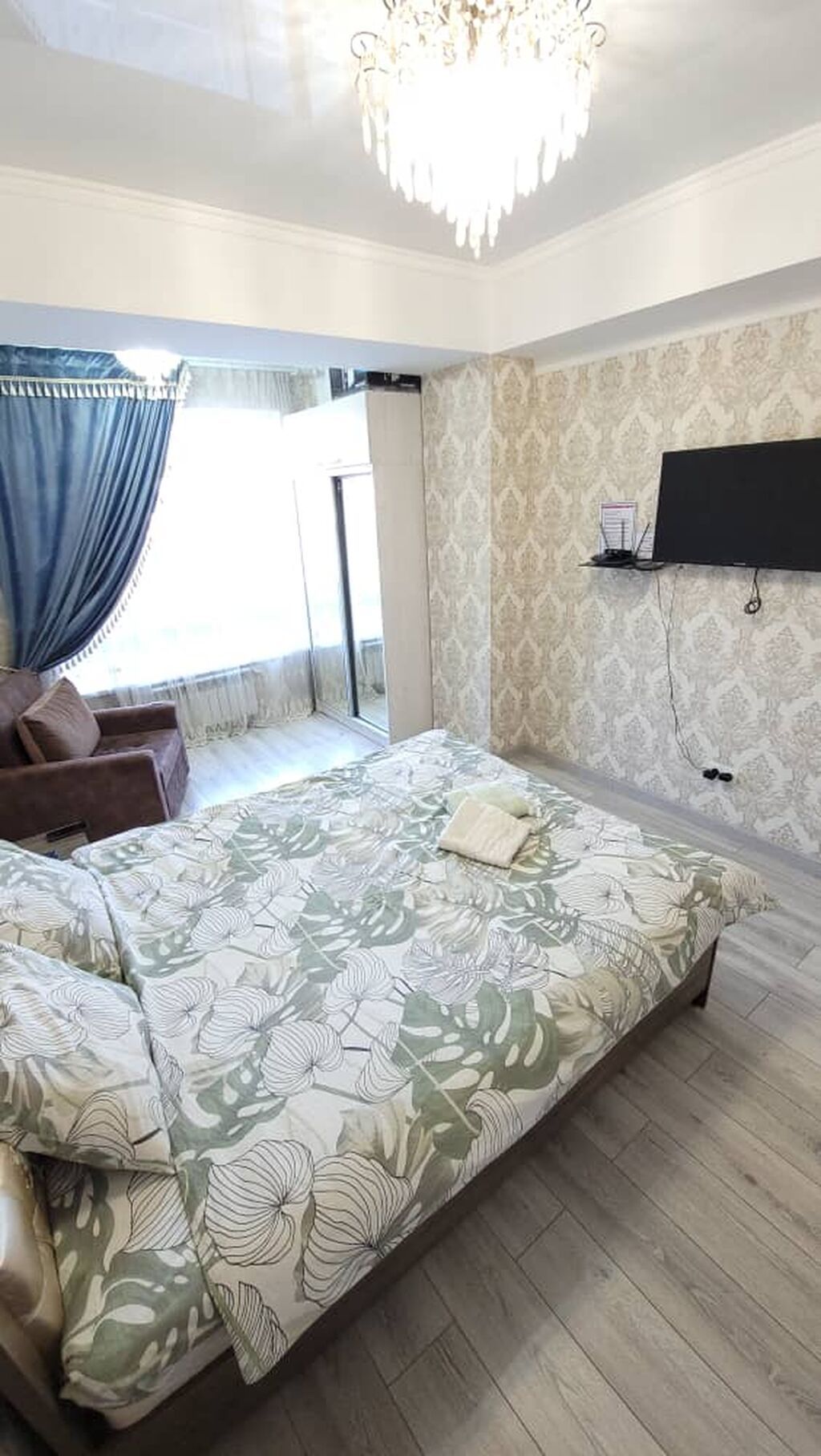1 комната, сквер Тоголок Молдо, Телевизор: фото 2