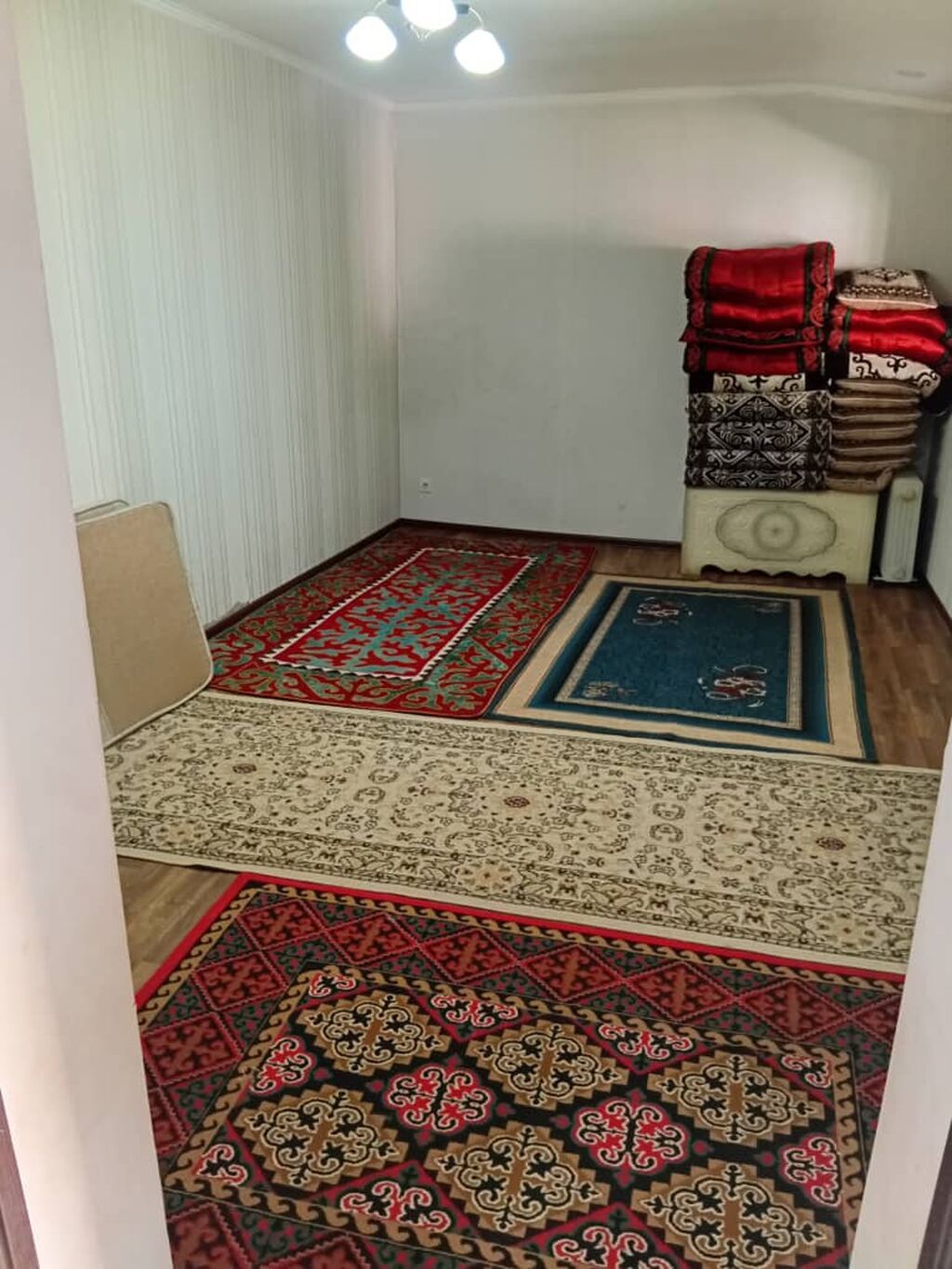 Сдается времянанка в районе киркомстром,есть санузел, горячая: фото 1