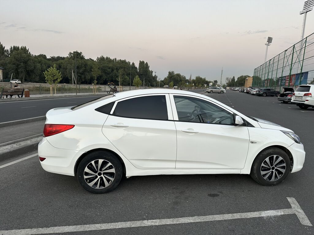 Hyundai Solaris: 2012 г., 1.6 л, Автомат, Бензин, Седан: фото 5