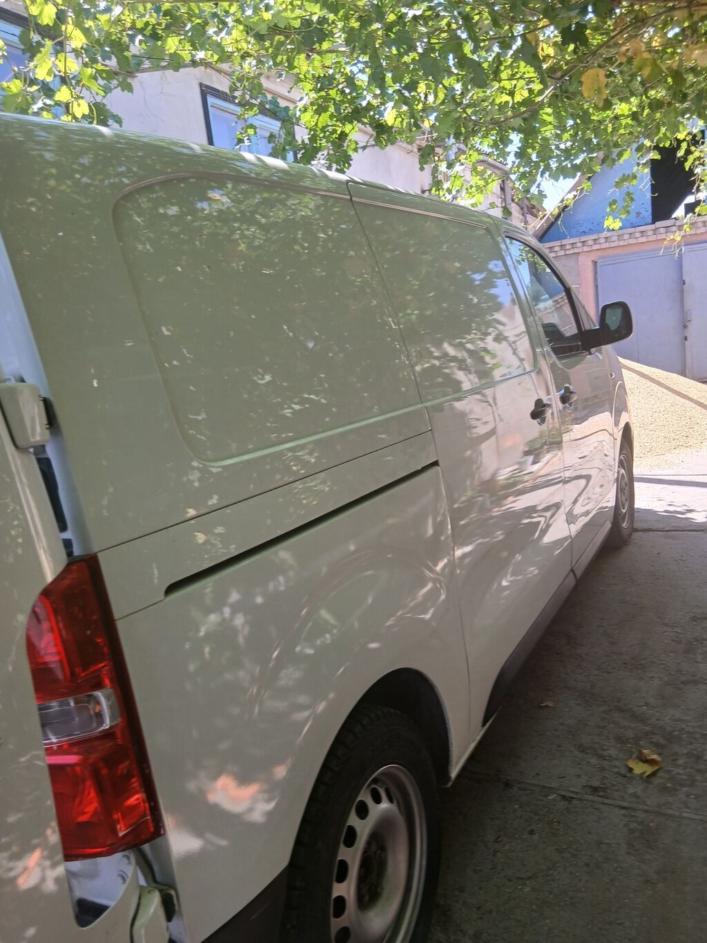 Грузовой фургон Toyota ProAce (белый) - Кузов: цельнометаллический: фото 6