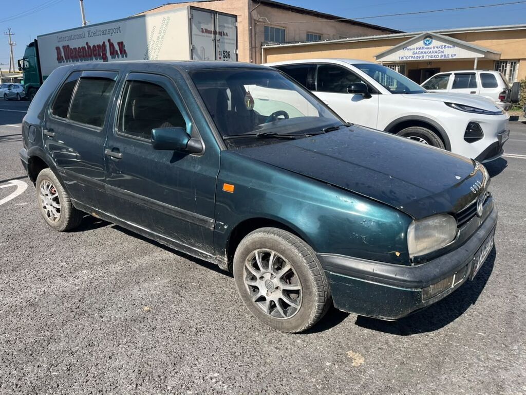 Volkswagen Golf: 1992 г., 1.8 л, Механика, Бензин, Хэтчбэк: фото 1