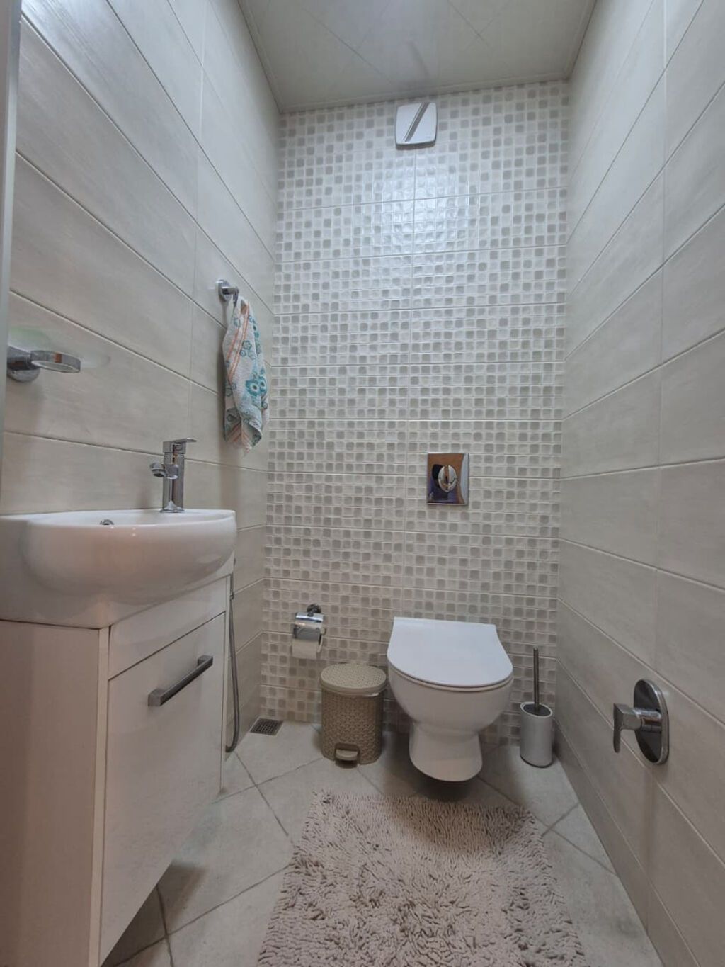 Elmlər metrosunun yanında, Park Academy Living kompleksində 8-ci