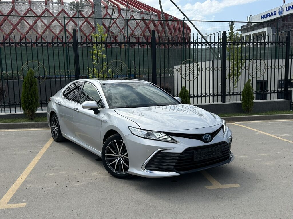 Toyota Camry: 2021 г., 2.5 л, Вариатор, Гибрид, Седан: фото 1