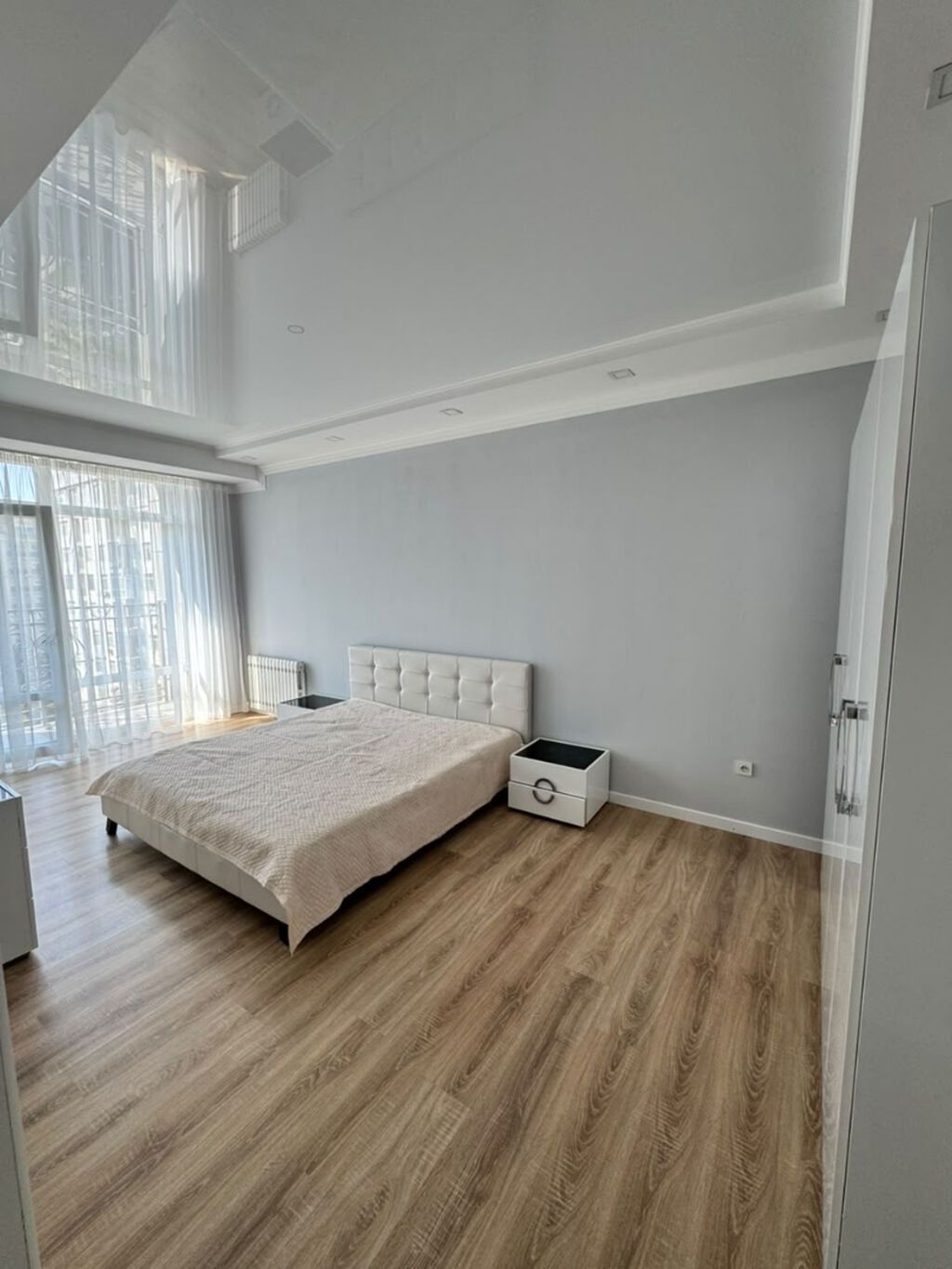 Жк Фрунзе от Авангард Сдаю 3 ком кв 130 м2 7 этаж Полностью с мебелью: фото 1