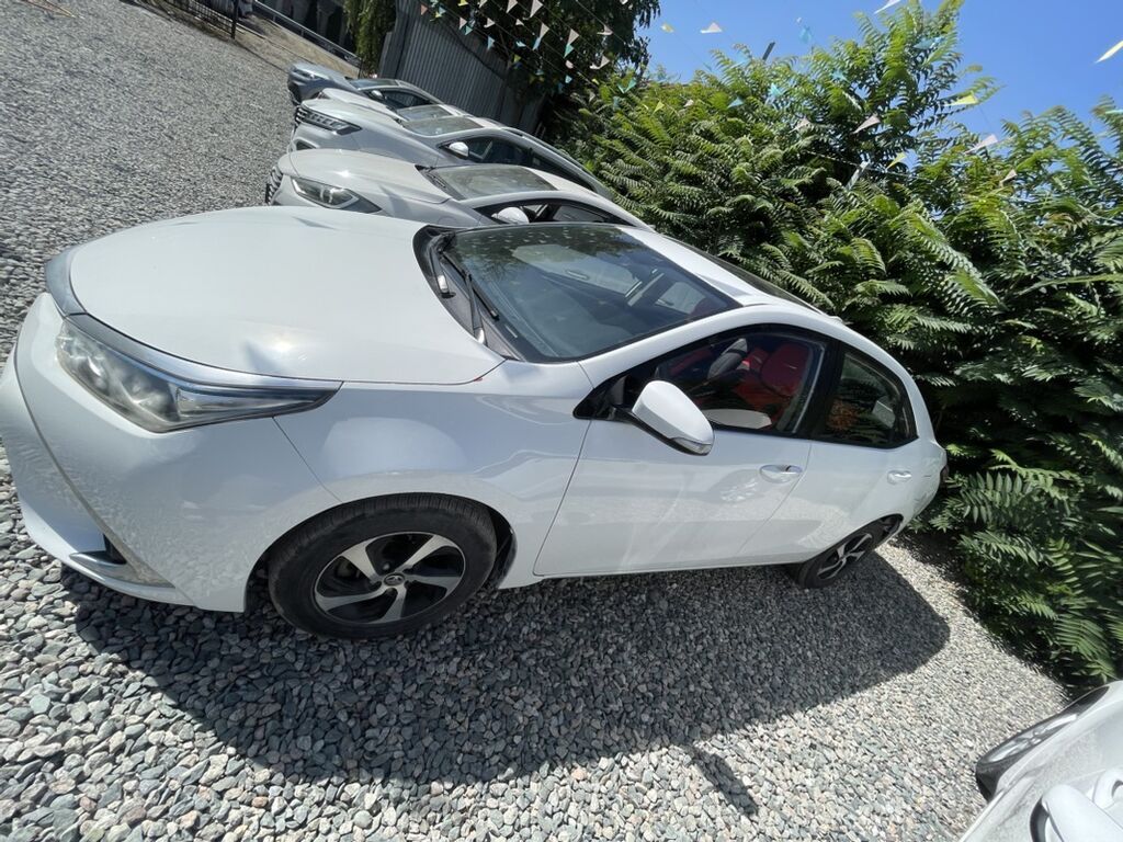 Toyota Auris: 2019 г., 1.8 л, Хэтчбэк: фото 3