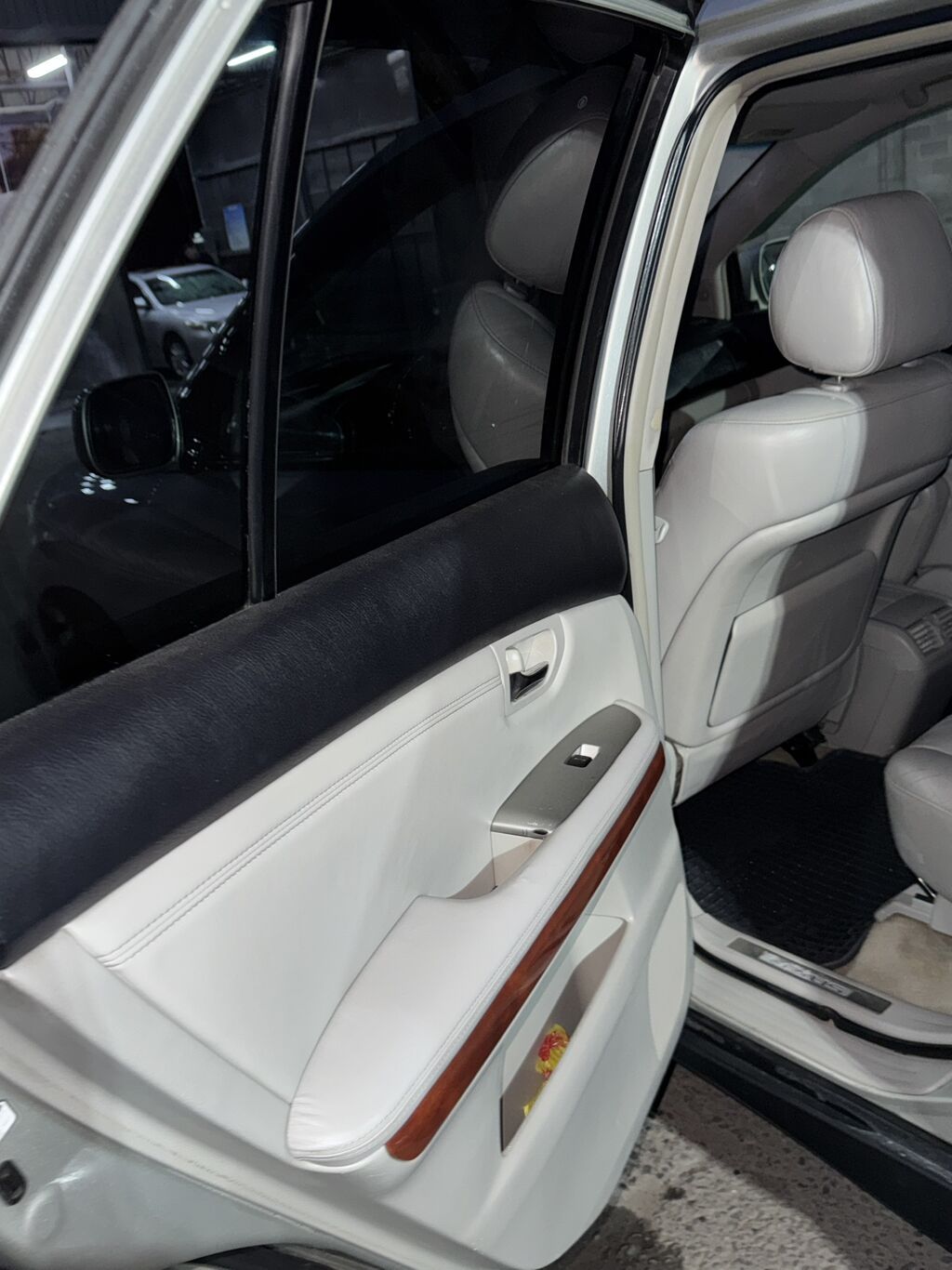 Lexus RX: 2005 г., 3.3 л, Автомат, Бензин, Кроссовер: фото 7