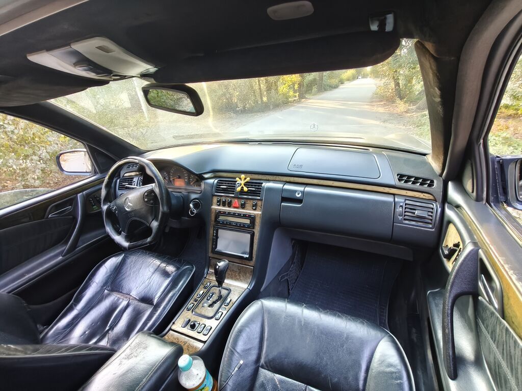 Mercedes-Benz E-Class: 2000 г., 4.3 л, Автомат, Бензин, Седан: фото 3