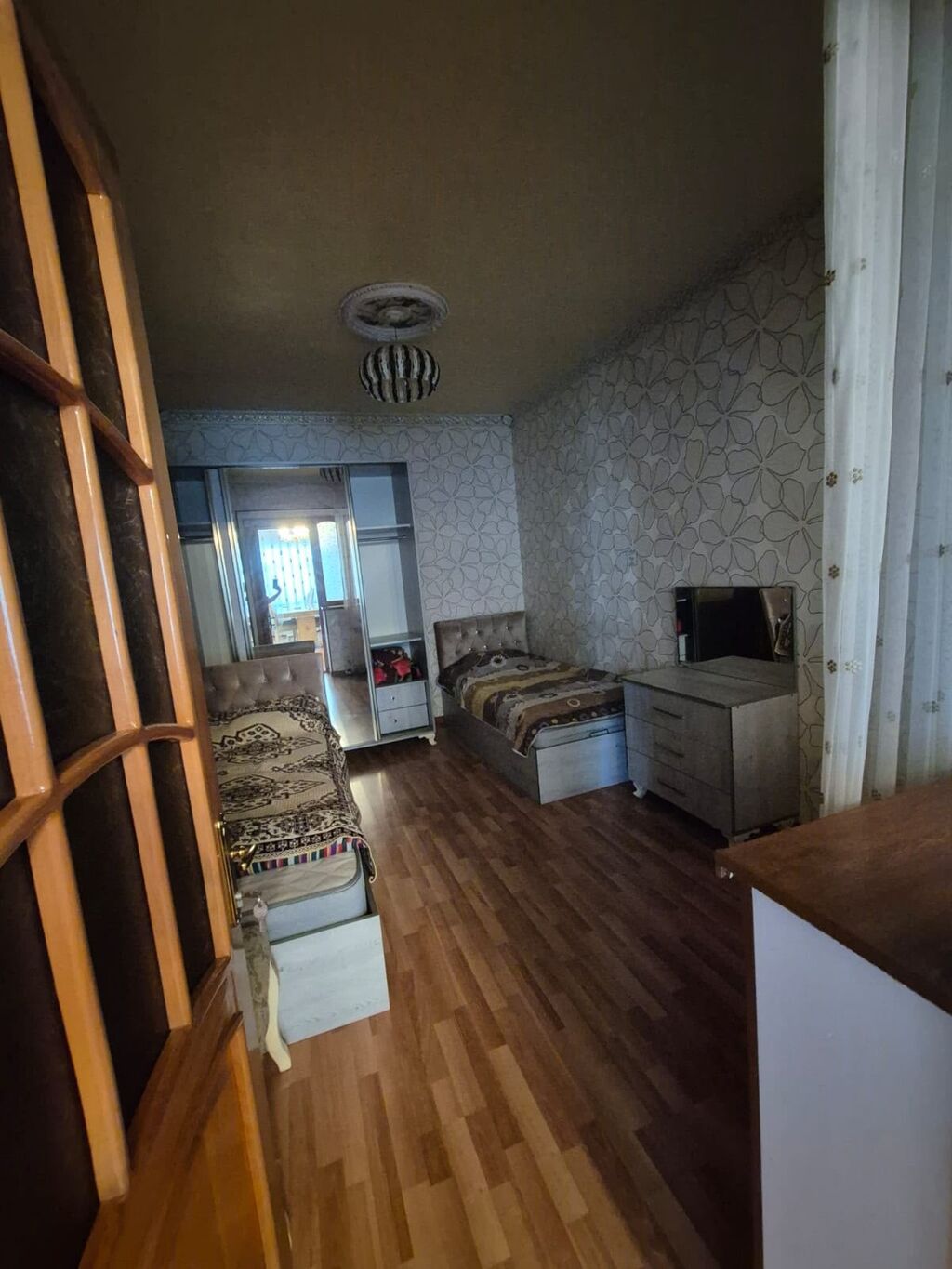 100 kv. m, 3 otaqlı, İnternet, Kombi, Telefon