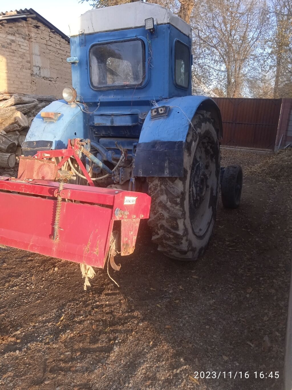 Вспашка земли ,огородов трактор т-40 плуг фреза