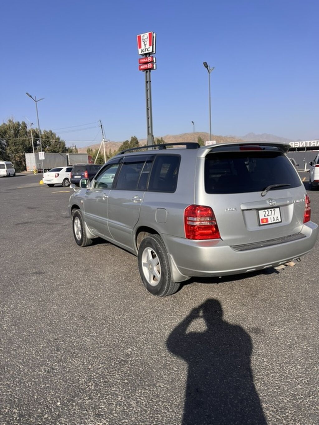 Toyota Kluger: 2001 г., Автомат, Бензин, Кроссовер: фото 4