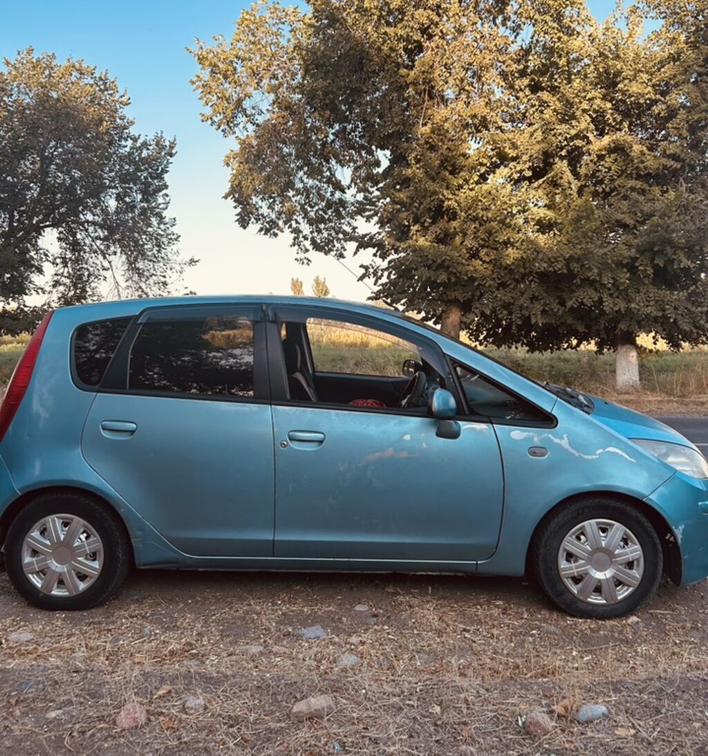 Mitsubishi Colt: 2003 г., 1.3 л, Вариатор, Бензин, Хэтчбэк: фото 2