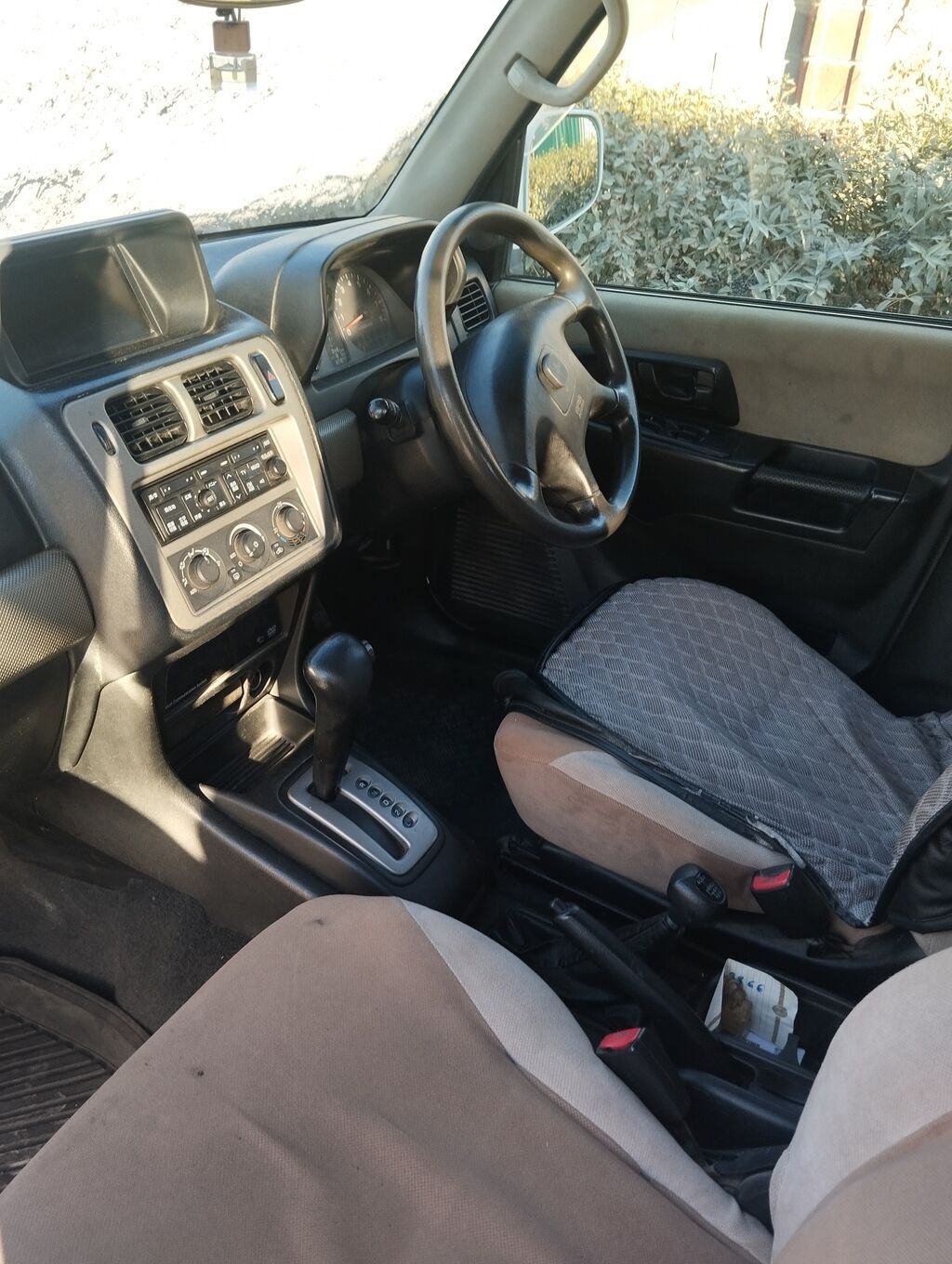 Mitsubishi Pajero iO: 2003 г., 2 л, Автомат, Бензин, Внедорожник: фото 6