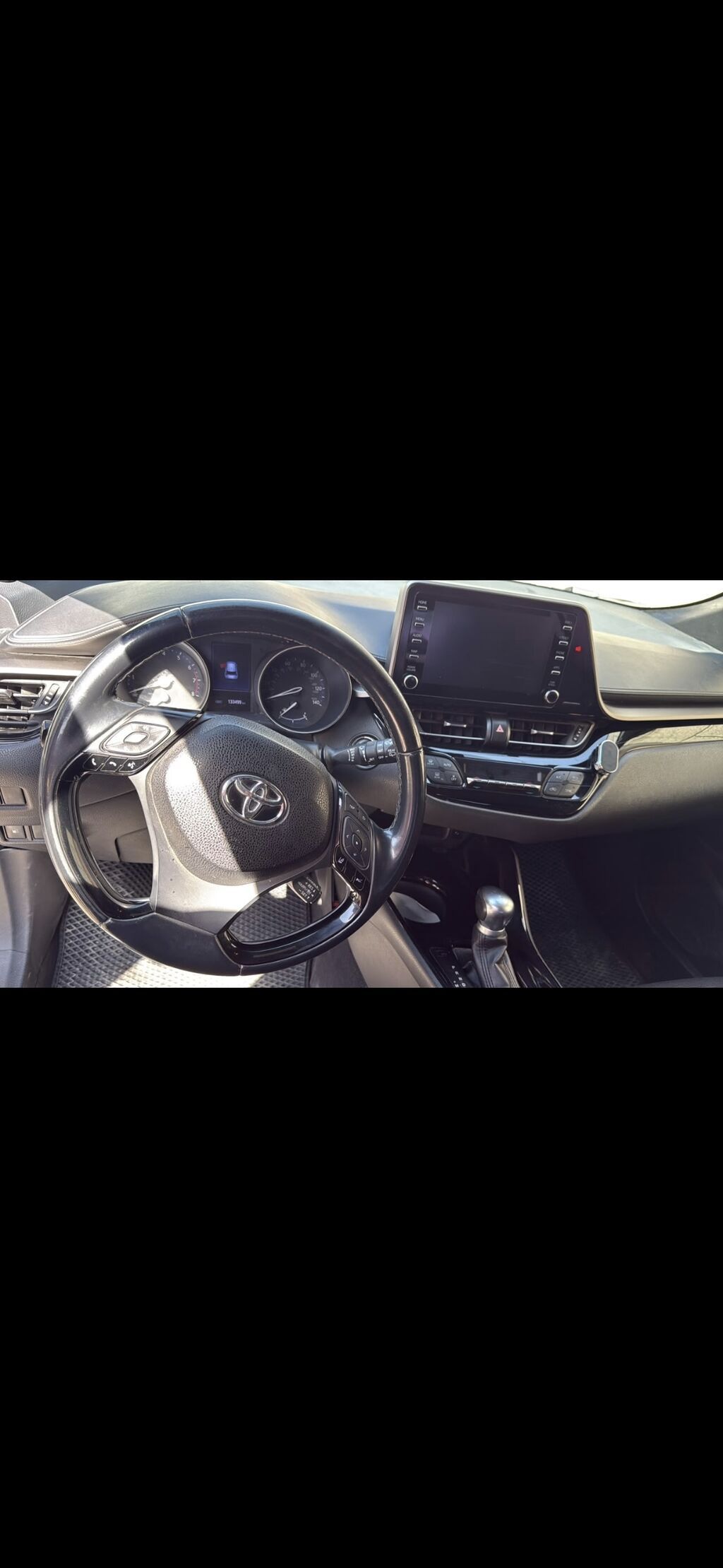 Toyota C-HR: 2019 г., 2 л, Автомат, Бензин, Кроссовер: фото 6