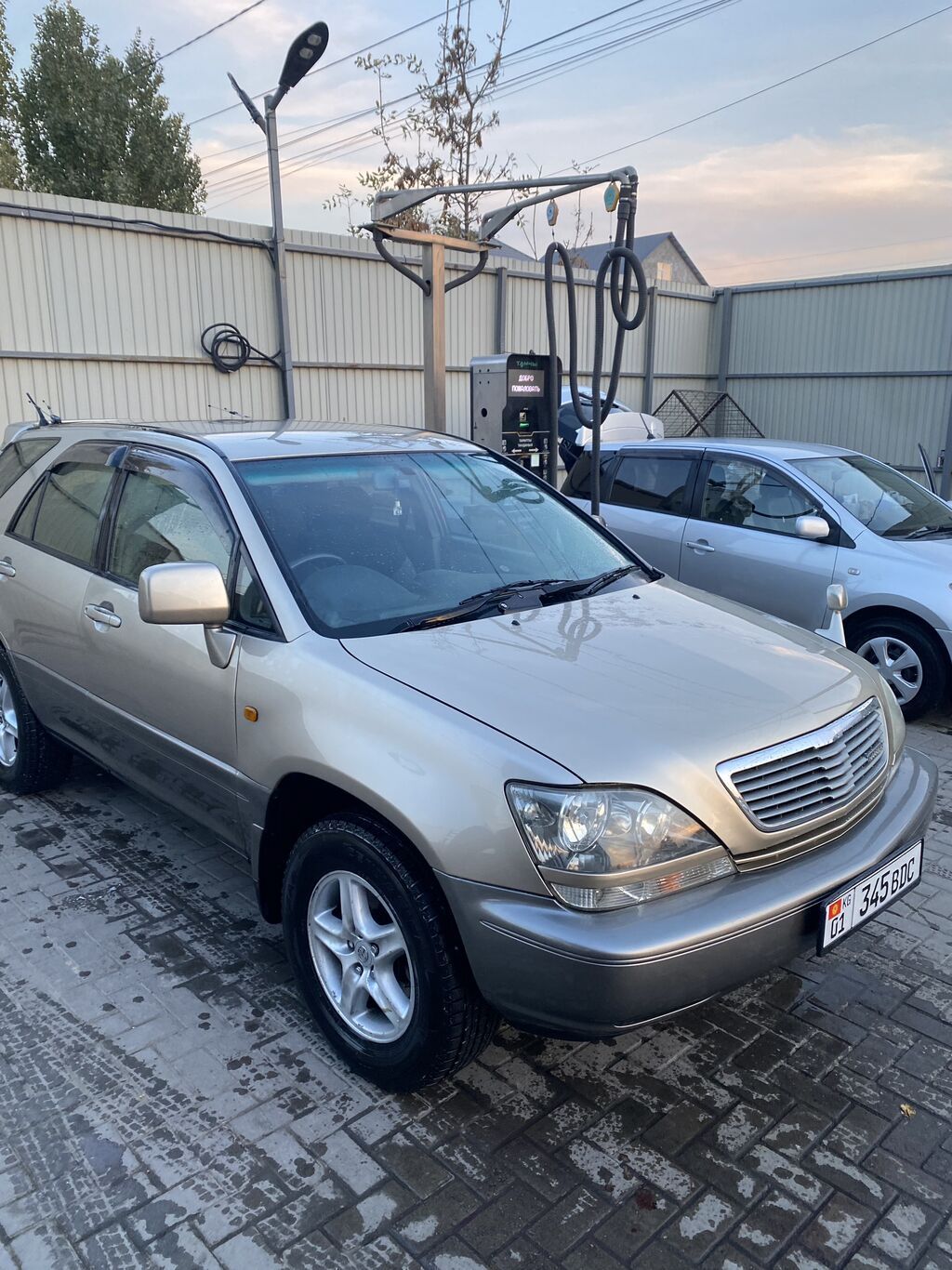 Toyota Harrier: 1999 г., 3 л, Автомат, Газ, Кроссовер: фото 2