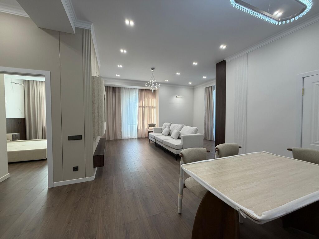 3 комнаты, 75 м², Элитка, 10 этаж, Дизайнерский ремонт: фото 2